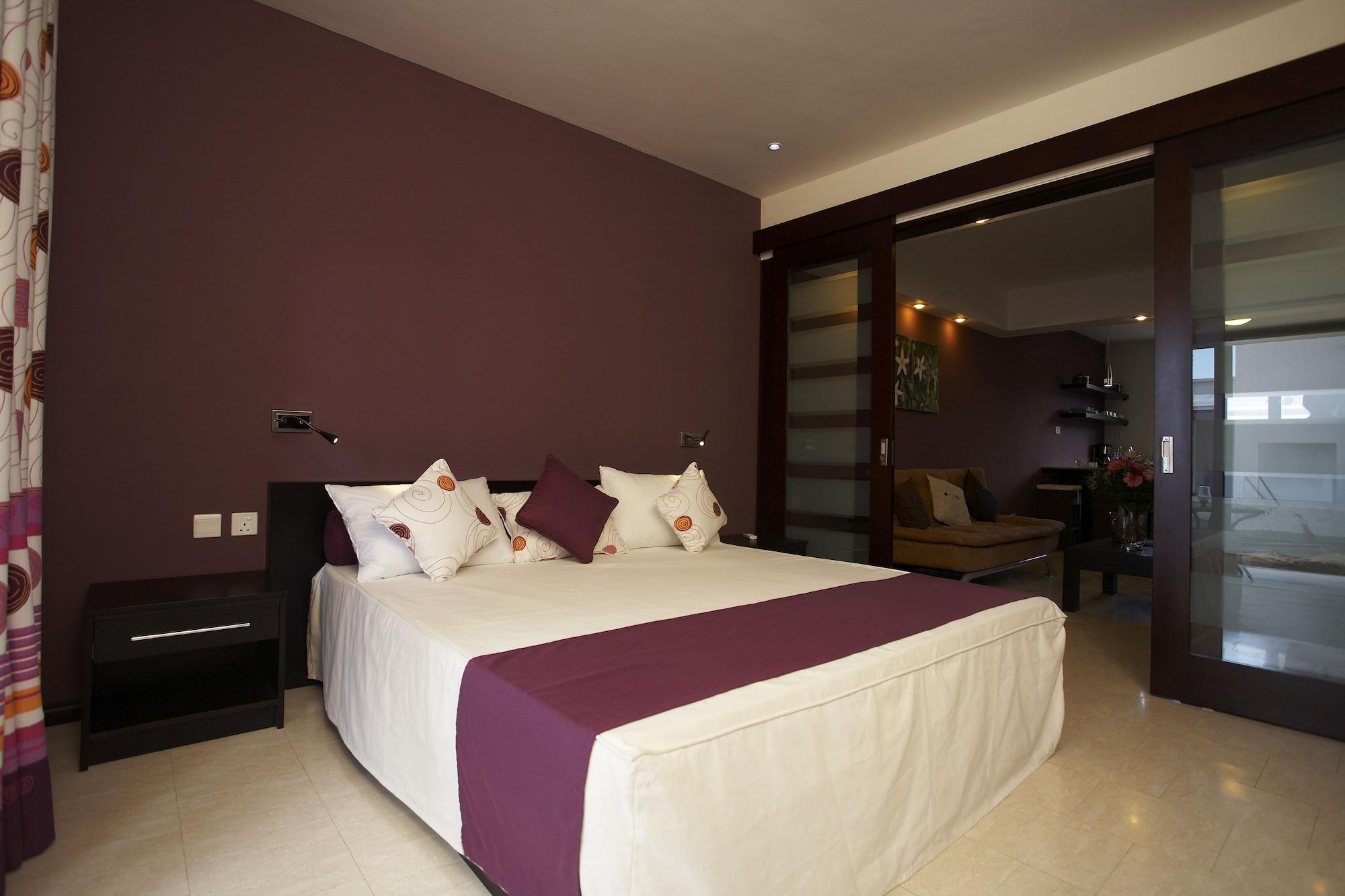 Grand Bay Suites Exterior foto
