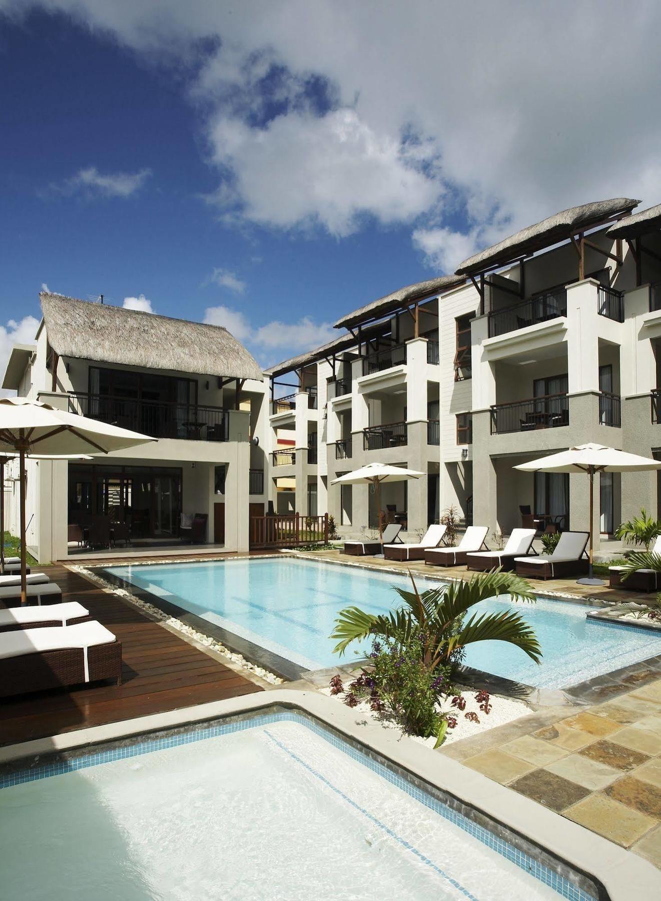 Grand Bay Suites Exterior foto