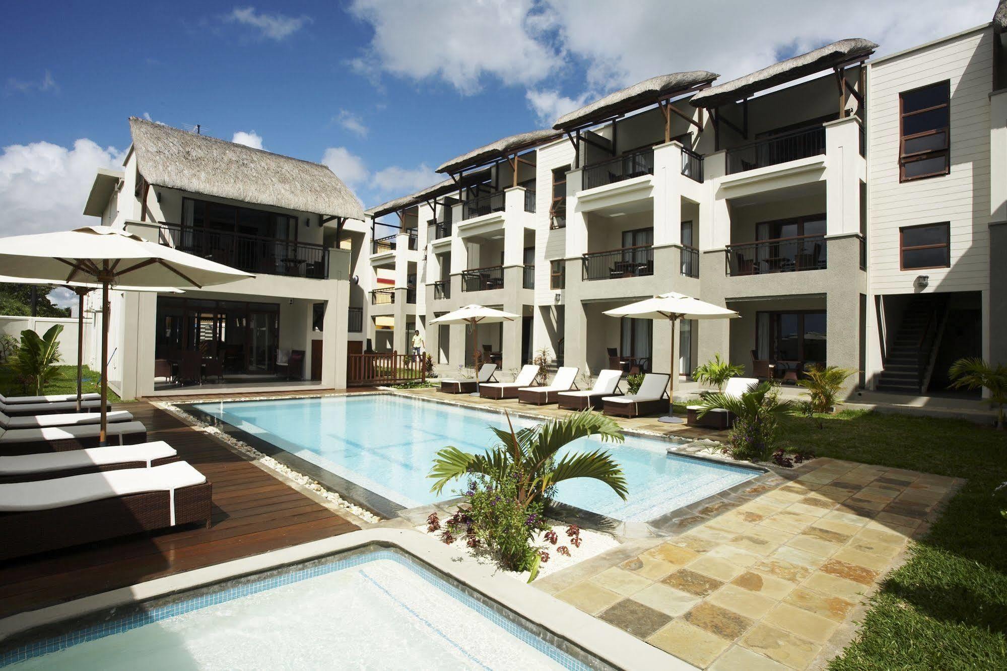 Grand Bay Suites Exterior foto