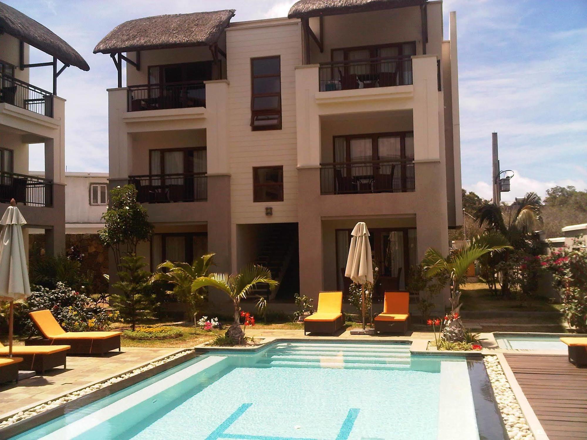Grand Bay Suites Exterior foto